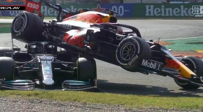 Verstappen y Hamilton chocan y abandonan el GP de Italia