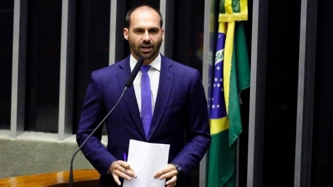 Hijo de Bolsonaro prende la alerta mundial tras dar positivo al COVID-19