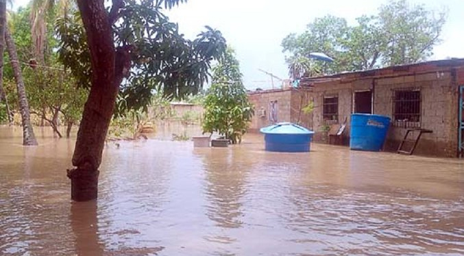 200 familias quedaron damnificadas por desbordamiento del río Neverí