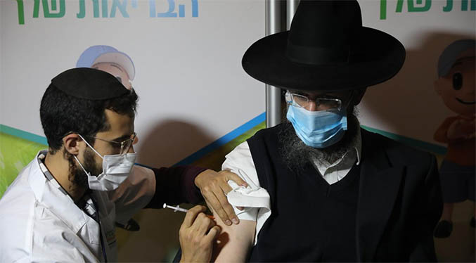 Israel sancionará a profesores que no se vacunen