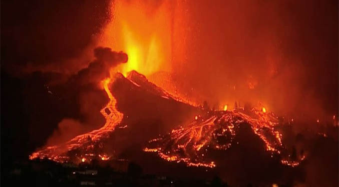 La lava arrasa casi 200 casas y obliga a evacuar a seis mil vecinos en La Palma
