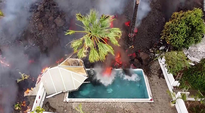 Lava del volcán de La Palma avanza a cuatro metros por hora (Fotos)