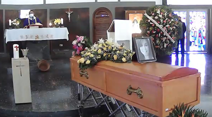 Despiden a Mariely Beatriz Chacón Marroquín, muerta en naufragio de La Tortuga