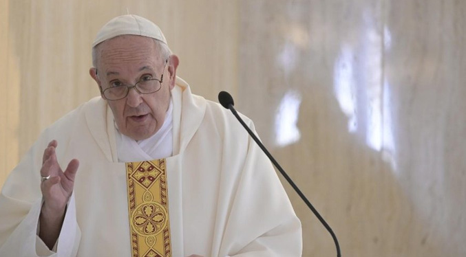 Papa critica la “una eutanasia encubierta” contra los ancianos