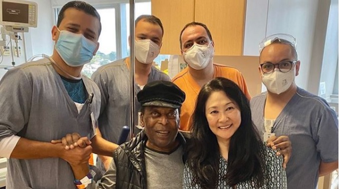 Pelé recibe el alta tras un mes hospitalizado por un tumor en el colon