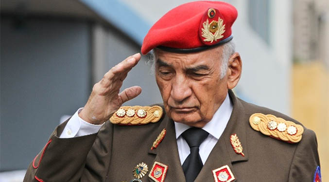 Fallece el general Jacinto Pérez Arcay, el llamado maestro de Hugo Chávez