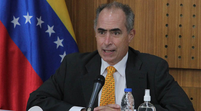 Rector Roberto Picón rechaza las inhabilitaciones contra precandidatos