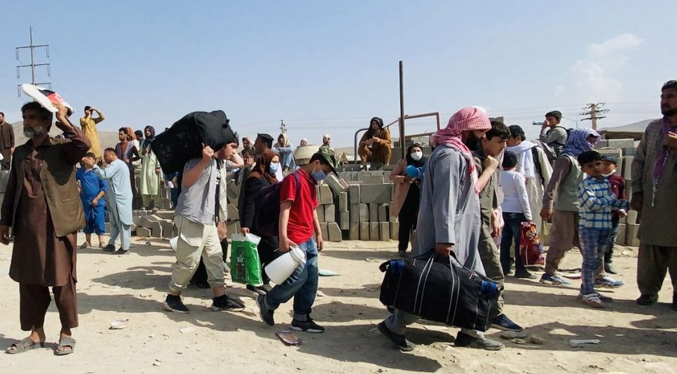 Amnistía Internacional denuncia los obstáculos que tienen los afganos para salir de Afganistán