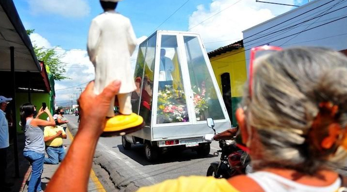 Caravana con la reliquia del beato José Gregorio recorrió Caracas
