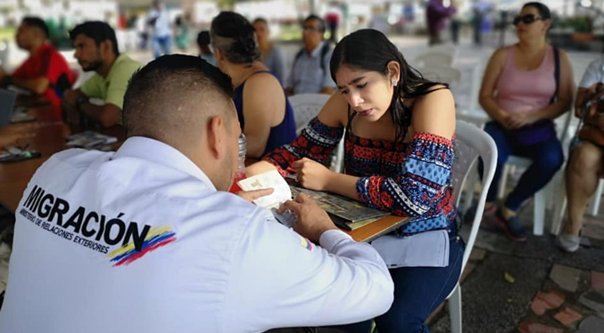 Colombia inicia entrega de identificación a venezolanos con EPT