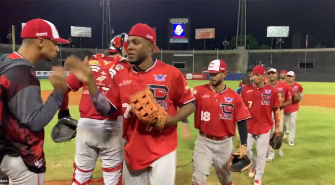 Cardenales propina la primera blanqueada de la temporada