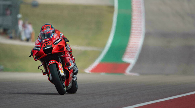 Italiano Bagnaia gana tercera ´pole´ consecutiva en MotoGP de Austin