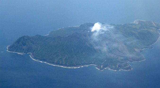 Entra en erupción en Japón uno de los volcánes más activos del mundo