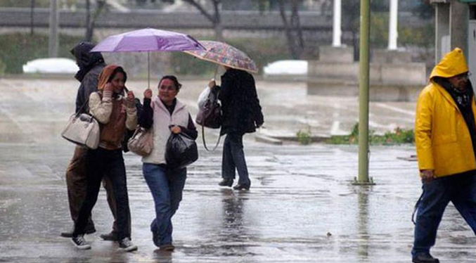 Inameh pronostica descargas eléctricas, lluvias y fuertes marejadas en Venezuela