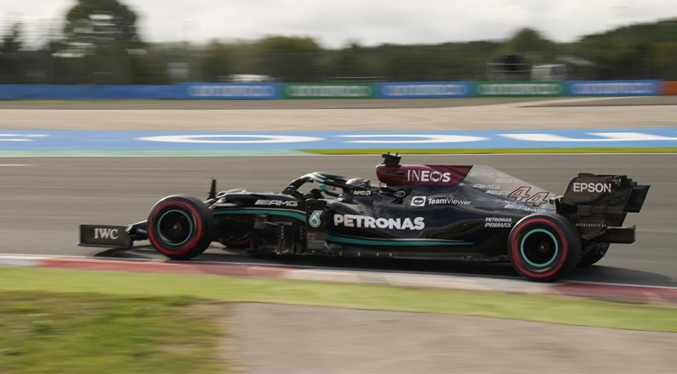 Hamilton toma la pole en GP de Turquía