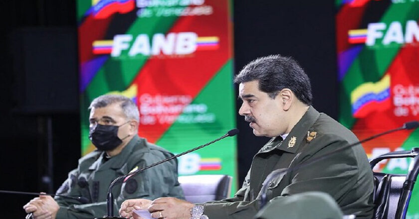 Maduro ordena ajustar los planes para liberar el territorio «de los terroristas armados colombianos»