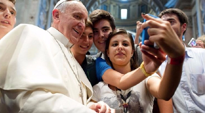 Papa: Los jóvenes son quizás la última generación que puede salvarnos