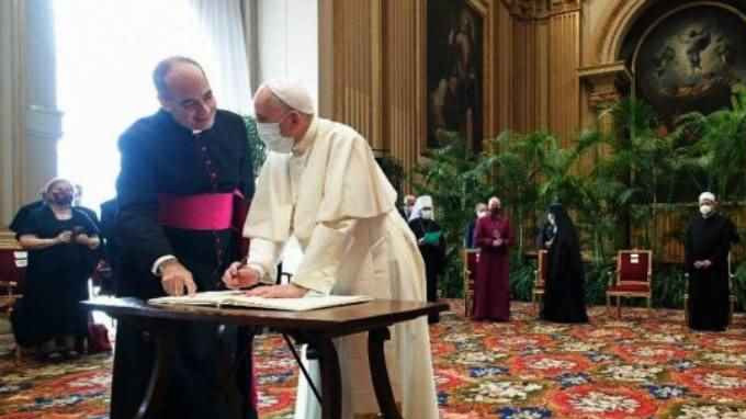 El Papa, líderes religiosos y científicos piden más ambición a COP26