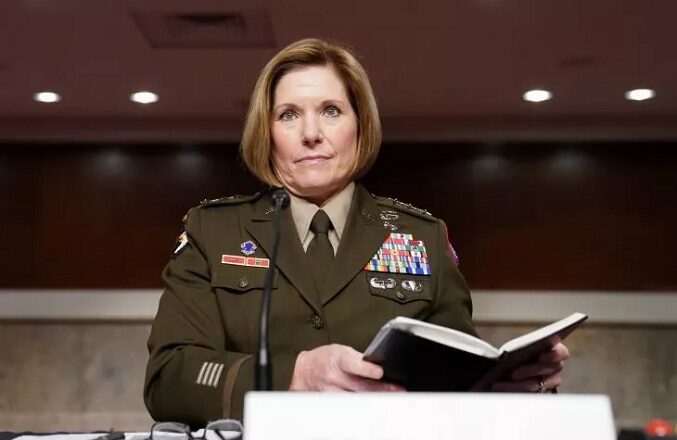 Richardson hace historia como la primera mujer jefe del Comando Sur de EEUU