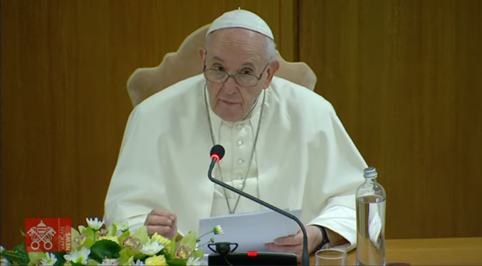Papa insta al Sínodo a crear Iglesia «amiga» e integrar a mujeres