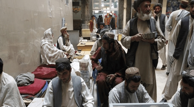 Llegada de los talibanes provoca el cierre del 70 % de medios de comunicación afganos