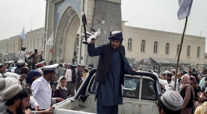 Al menos dos personas muertas por Talibanes que irrumpieron una boda por reproducir música