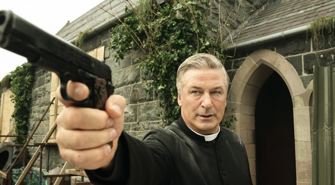 Piden prohibir armas de fuego en sets de cine tras tiroteo de Alec Baldwin