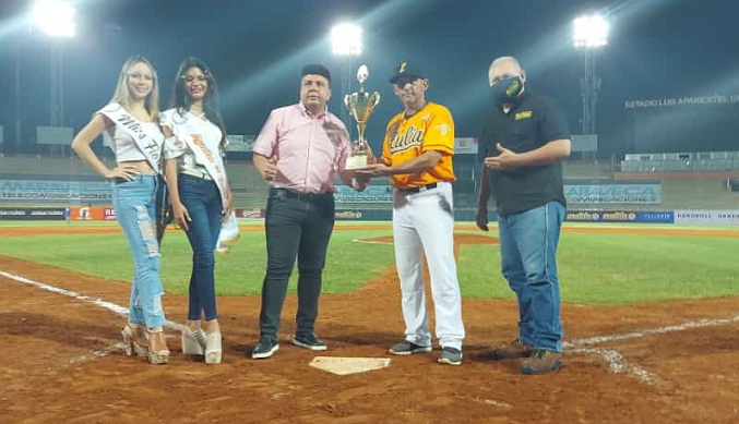 Las Águilas del Zulia se llevan la copa Fiorella Supermarket en encuentro con Tigres de Aragua