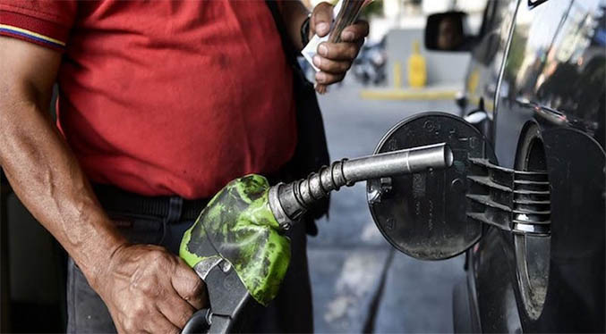 A partir de este domingo el precio de la gasolina subsidiada es de Bs. 0,10 por litro