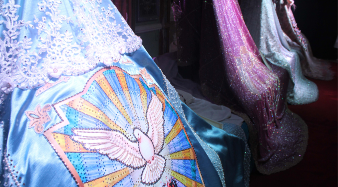 Revelan los mantos que usará la Virgen de Chiquinquirá en sus fiestas patronales