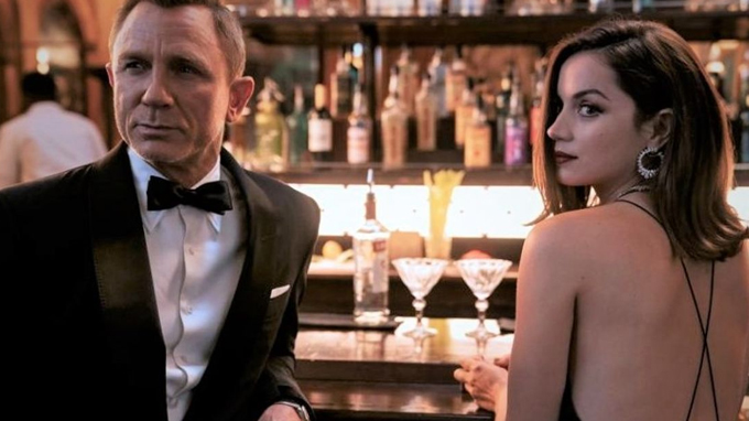 Película de James Bond “Sin tiempo para morir” bate récord de recaudación de la franquicia