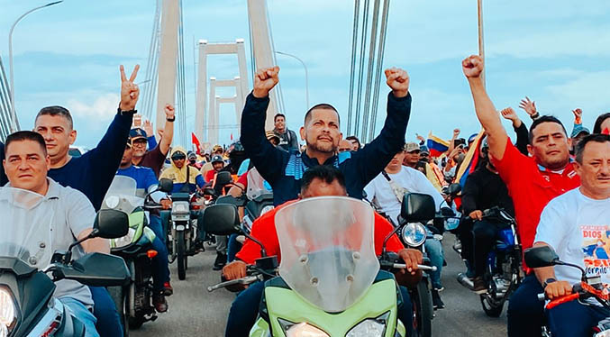 Motorizados ofrecen respaldo a Omar Prieto con recorrido por Maracaibo y San Francisco