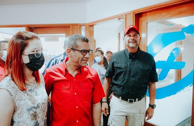 Prieto y Casanova inauguran comando de campaña en Maracaibo 