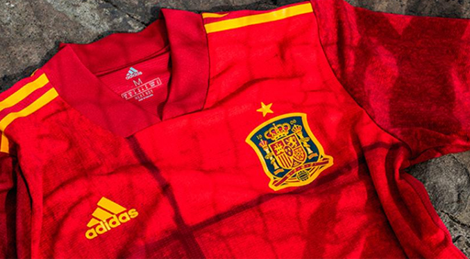 LaLiga subasta camisetas firmadas de jugadores para apoyar a La Palma