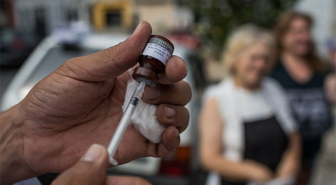 Sociedad de Infectología pide aumentar vacunación en focos de riesgo por fiebre amarilla