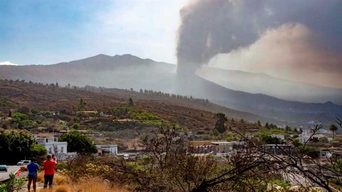 Nueva colada de lava provoca gran destrucción en La Palma (Video)