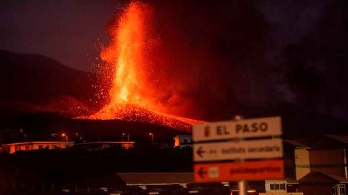 Volcán de La Palma cuenta con dos nuevas coladas