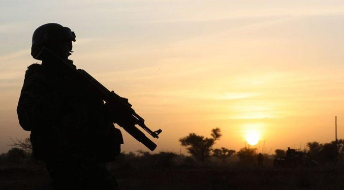 El Ejército burkinabe mata a diez presuntos terroristas al repeler un ataque