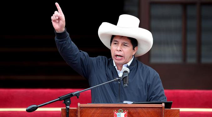 Gobierno de Perú tilda de golpe de Estado moción para destituir a Pedro Castillo