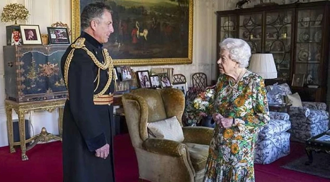 La reina Isabel II reaparece tras sus últimos problemas de salud