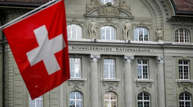Suiza toma medidas contra dos bancos por sus lazos con Pdvsa