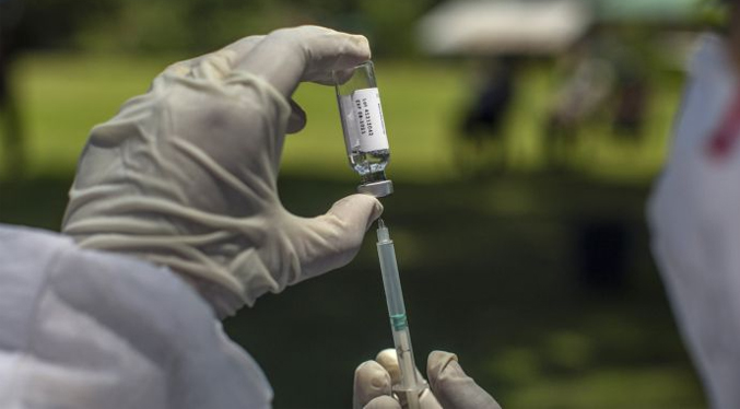 Gana más de setecientos mil dólares por vacunarse contra el coronavirus