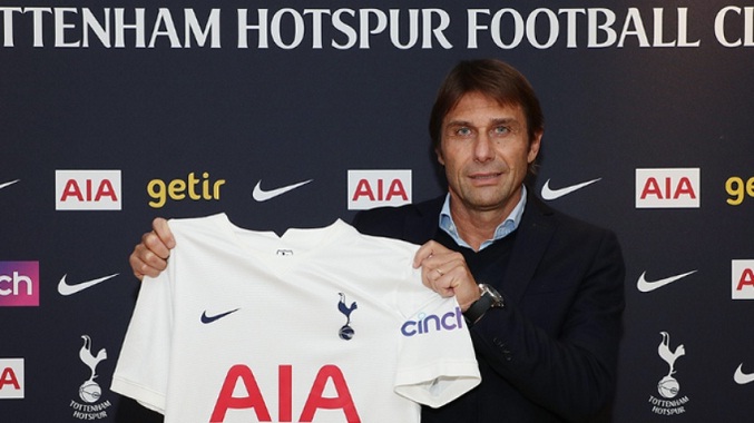Antonio Conte es el nuevo entrenador del Tottenham