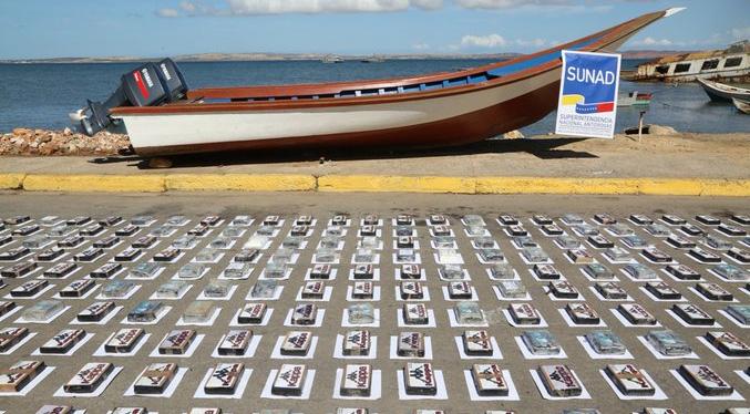 Interceptan alijo de 1.000 kilos de cocaína en navío en costas de Sucre