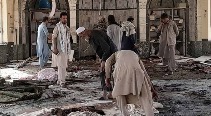 Al menos tres muertos deja explosión en una mezquita de Afganistán