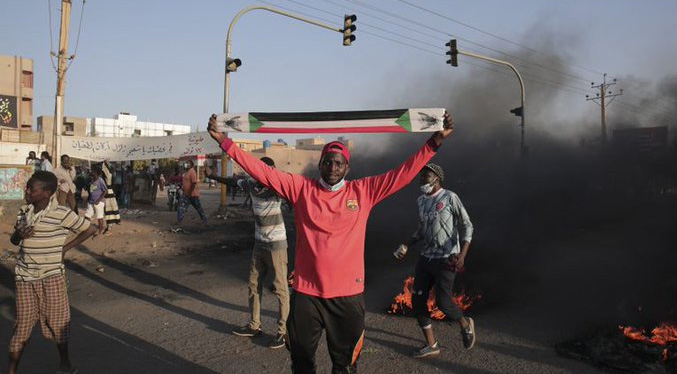 Al Jazeera denuncia detención del jefe de su oficina en Sudán