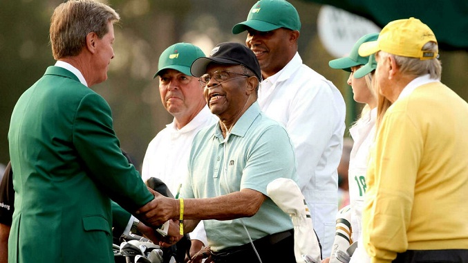 Muere Lee Elder, el primer golfista negro que jugó el Masters de Augusta