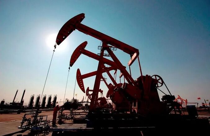 La OPEP+ subirá en diciembre la oferta de crudo en 400 mil barriles diarios