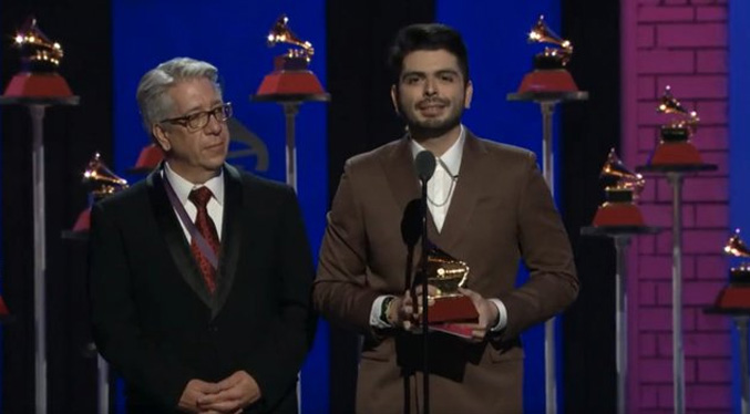 Pianista venezolano Kristhyan Benítez gana el Grammy Latino a mejor álbum de música clásica