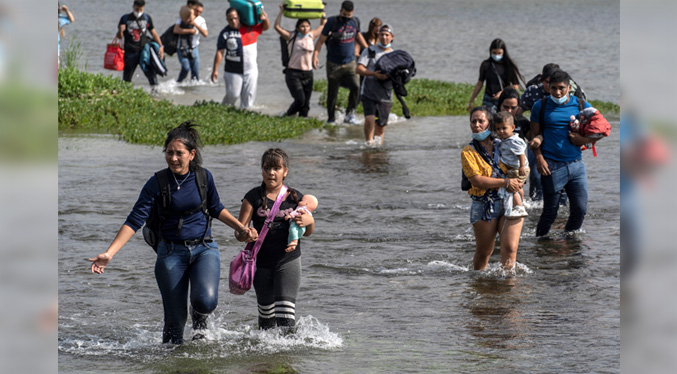 México estudia exigir visas a los venezolanos para frenar la migración a los EEUU